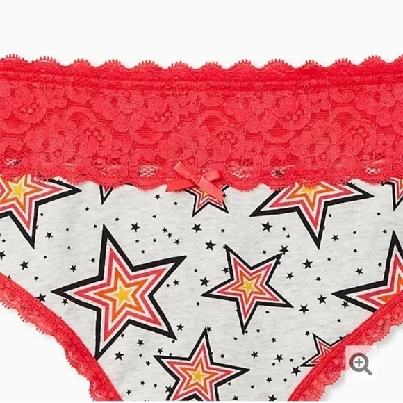 Torrid Wide Lace Trim Thong Light Gray Red Stars Panties Size 4X Women’s NEW - Picture 4 of 6